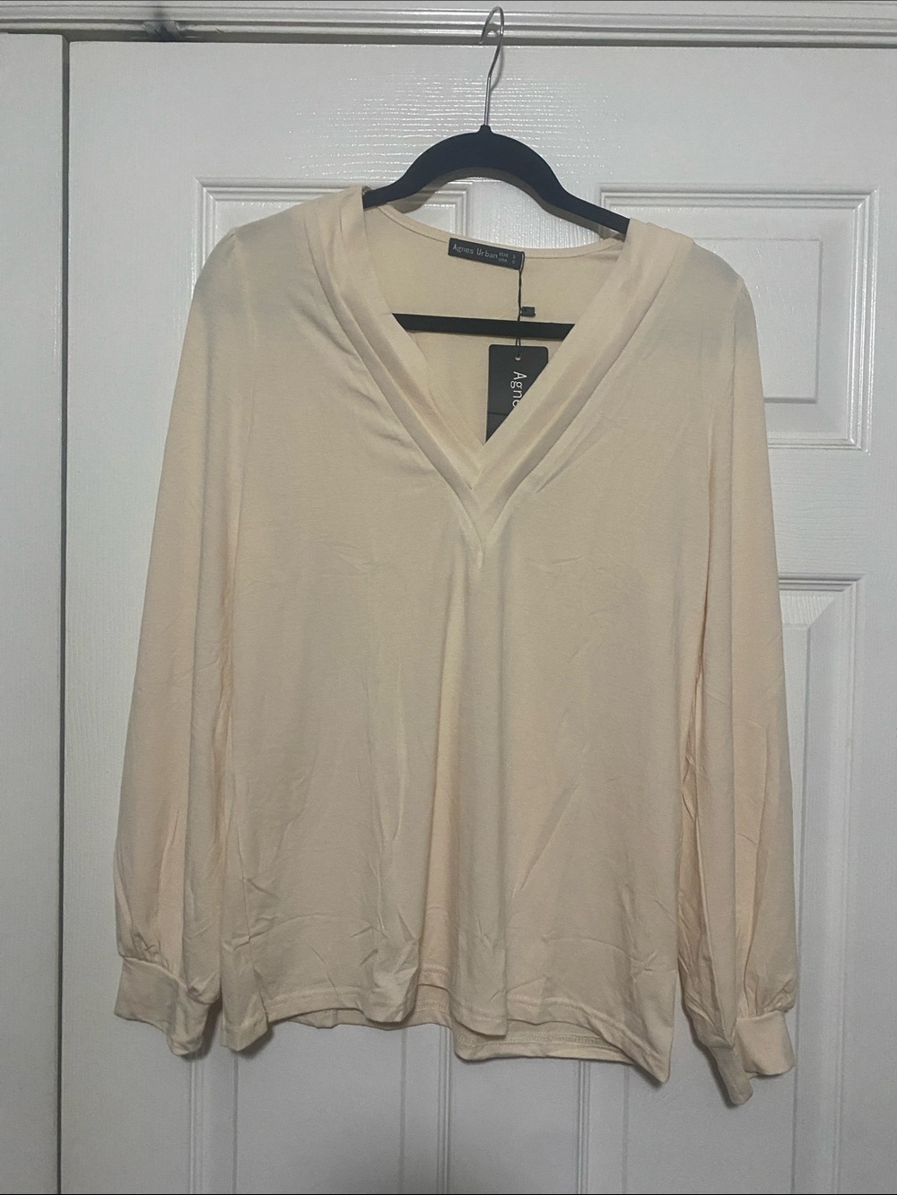 Agnes Urban Soft Cream V-Neck Long Sleeve Blouse